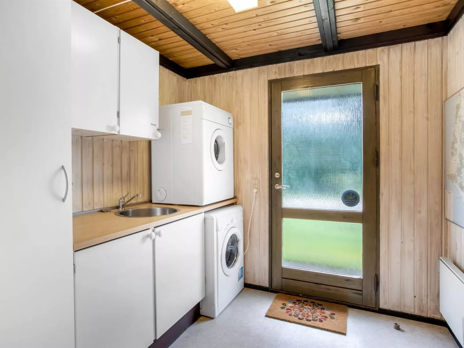 "Any" - 11km from the sea-Inside