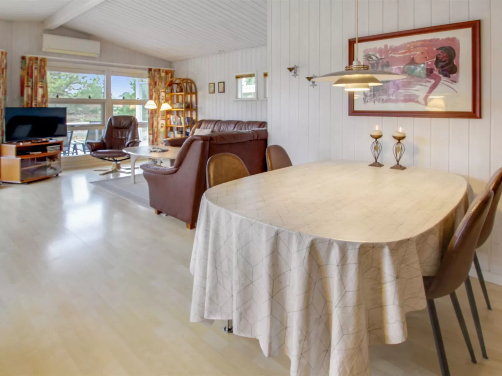 "Silva" - 3.9km from the sea-Inside