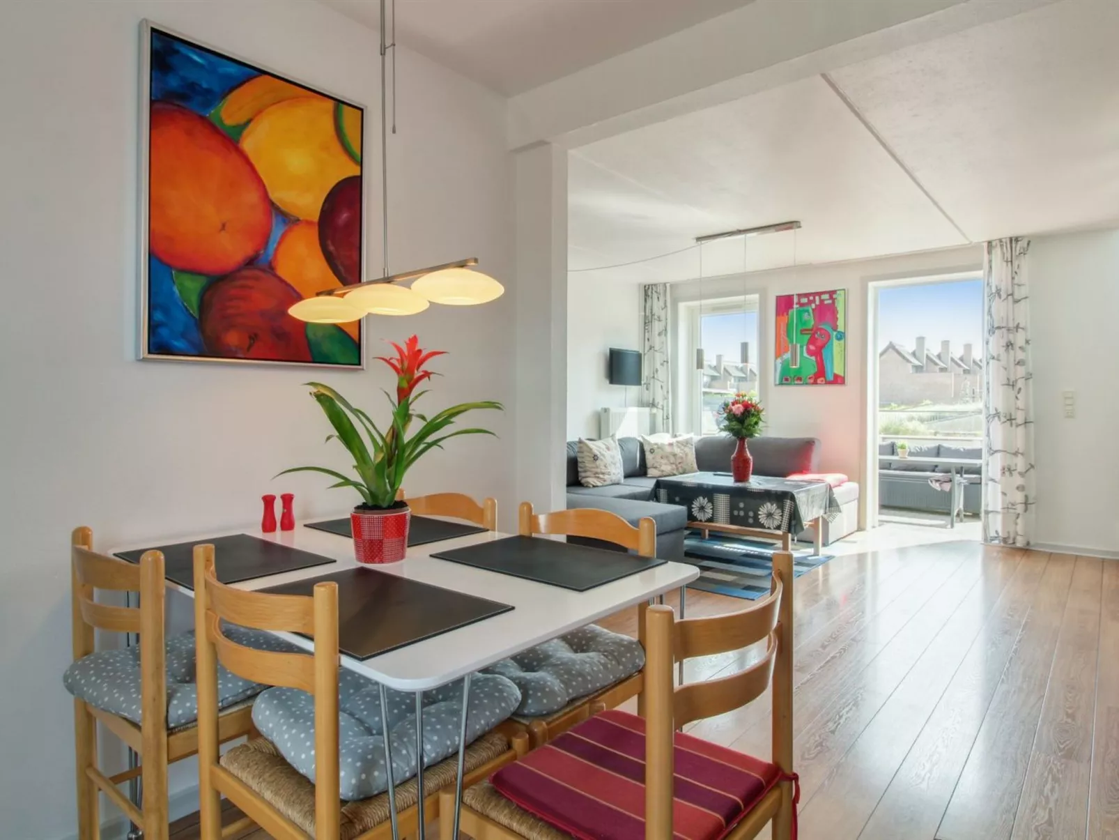 "Asved" - 2.3km from the sea-Drinnen