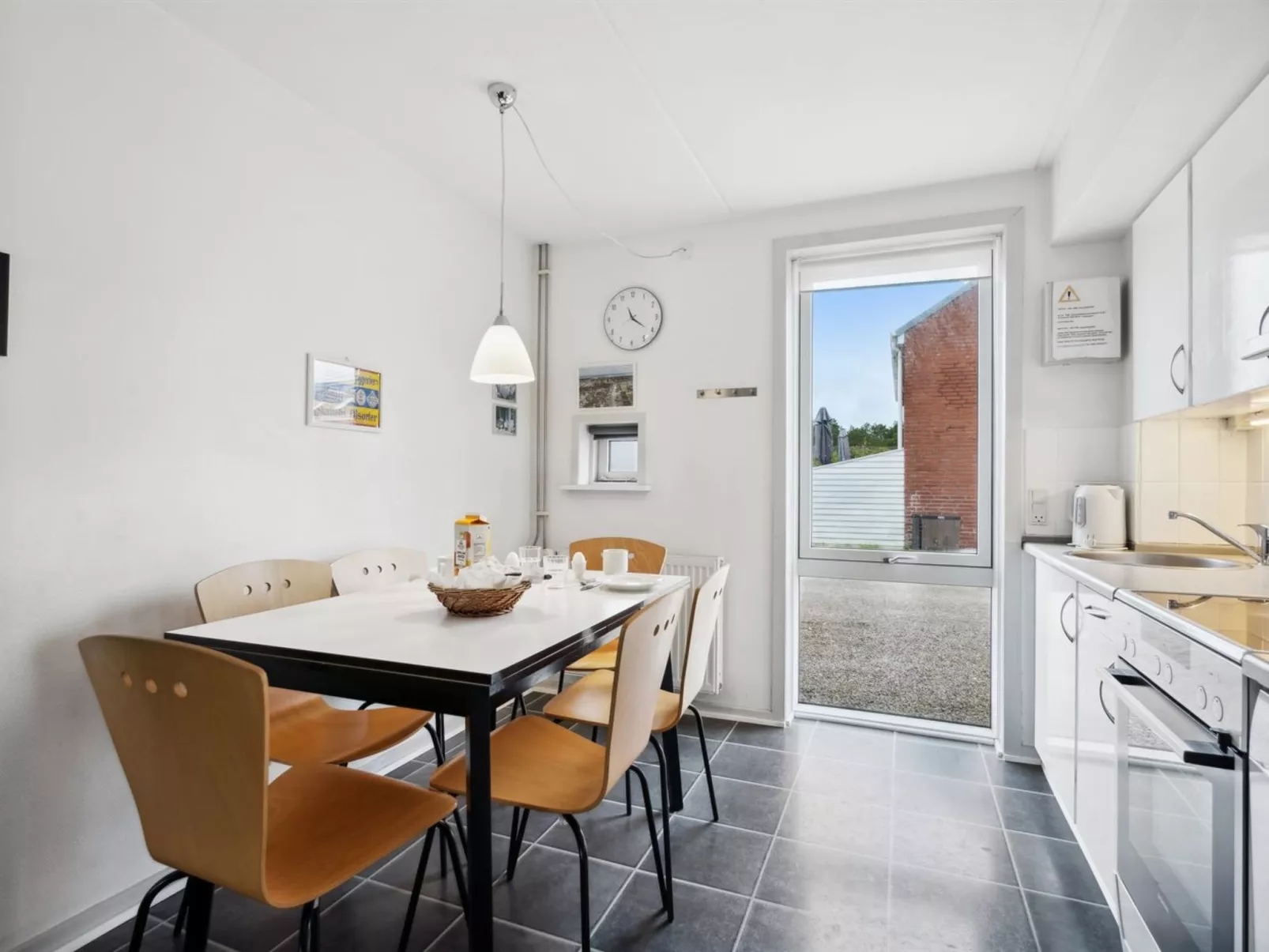 "Edly" - 2.3km from the sea-Inside