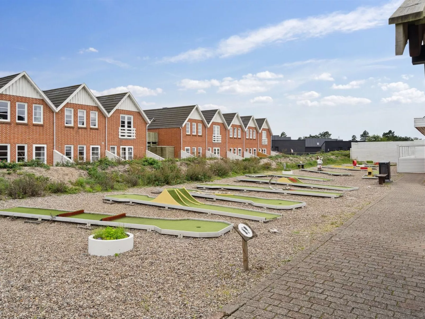 "Edly" - 2.3km from the sea-Outside