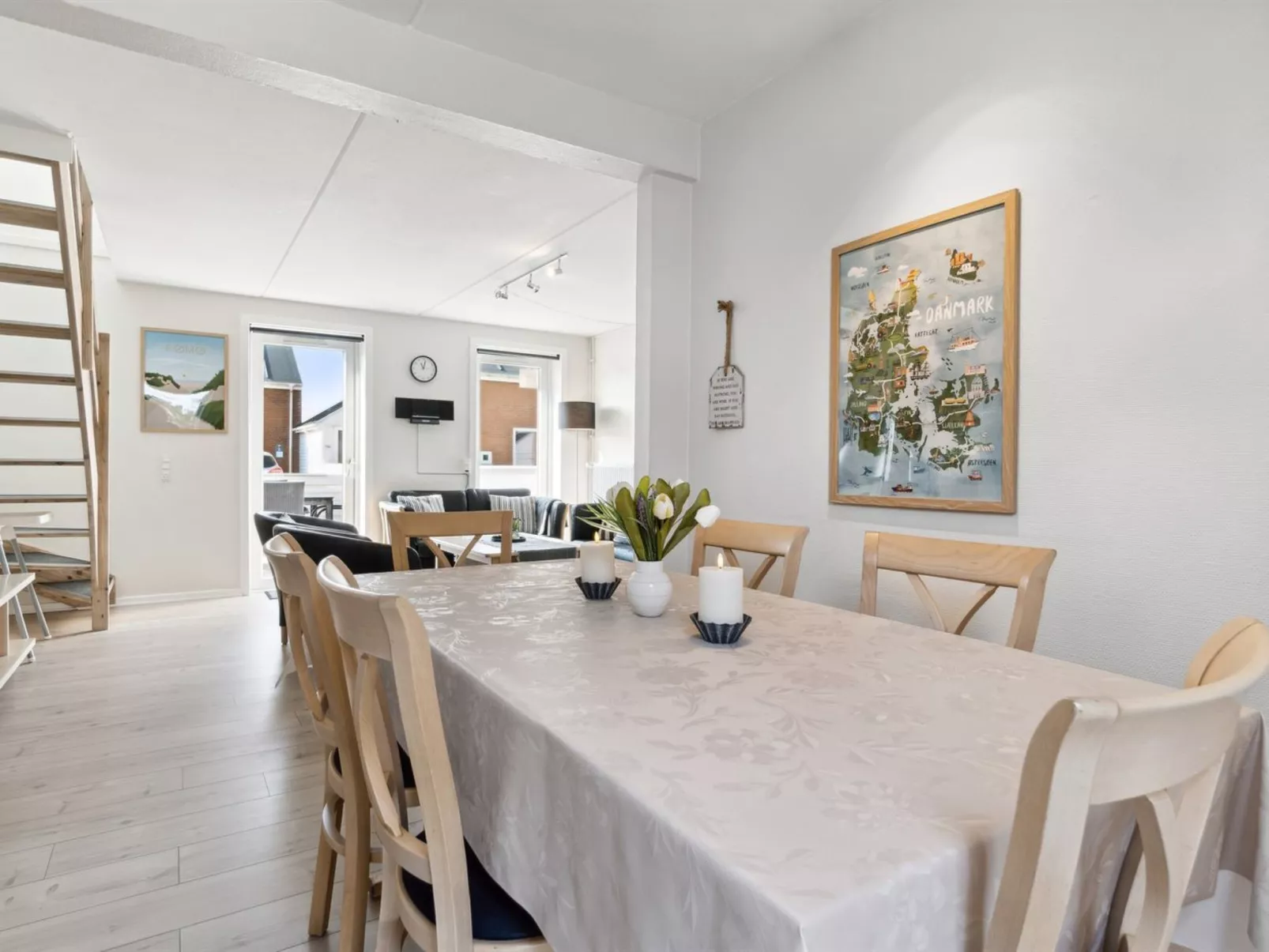 "Byriel" - 2.3km from the sea-Inside