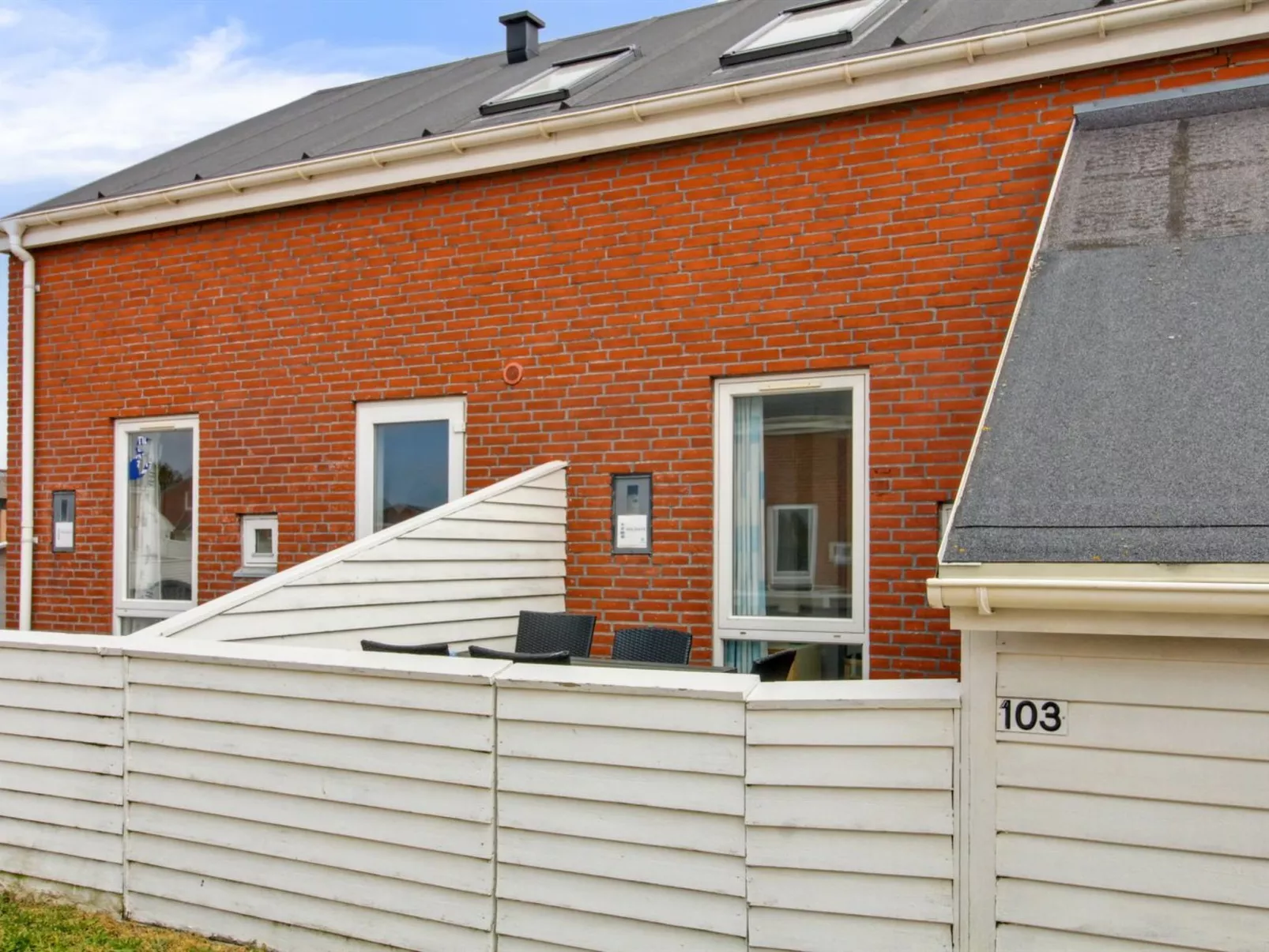 "Rebus" - 2.3km from the sea-Outside