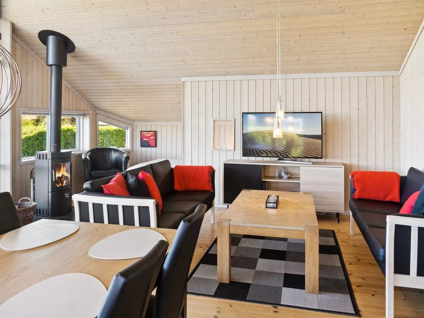 "Godtfrede" - 950m from the sea-Inside