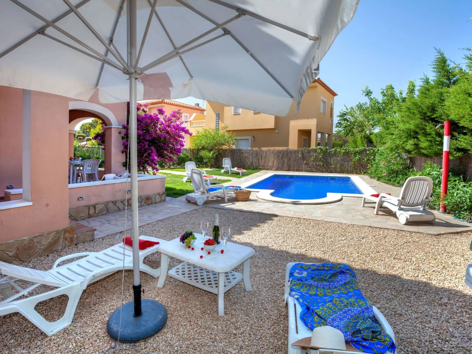 Villa Paraiso-Outside