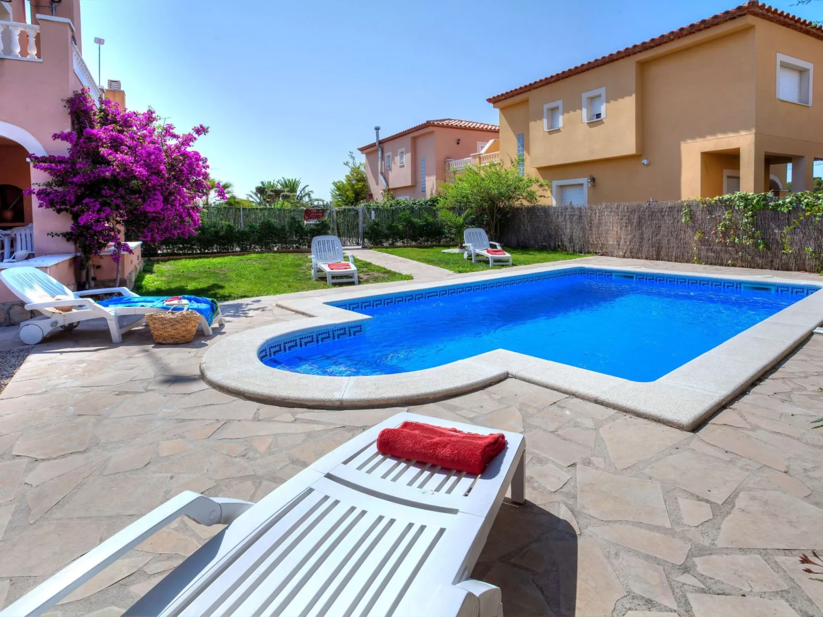 Villa Paraiso-Outside