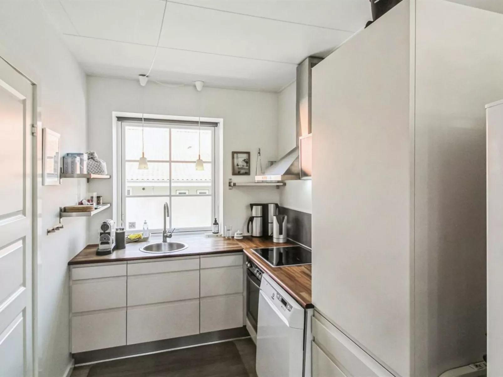 "Ayk" - 400m from the sea-Drinnen