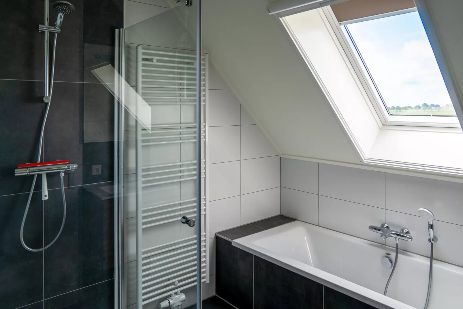 Friese Villa 7 in Leons-Bathroom