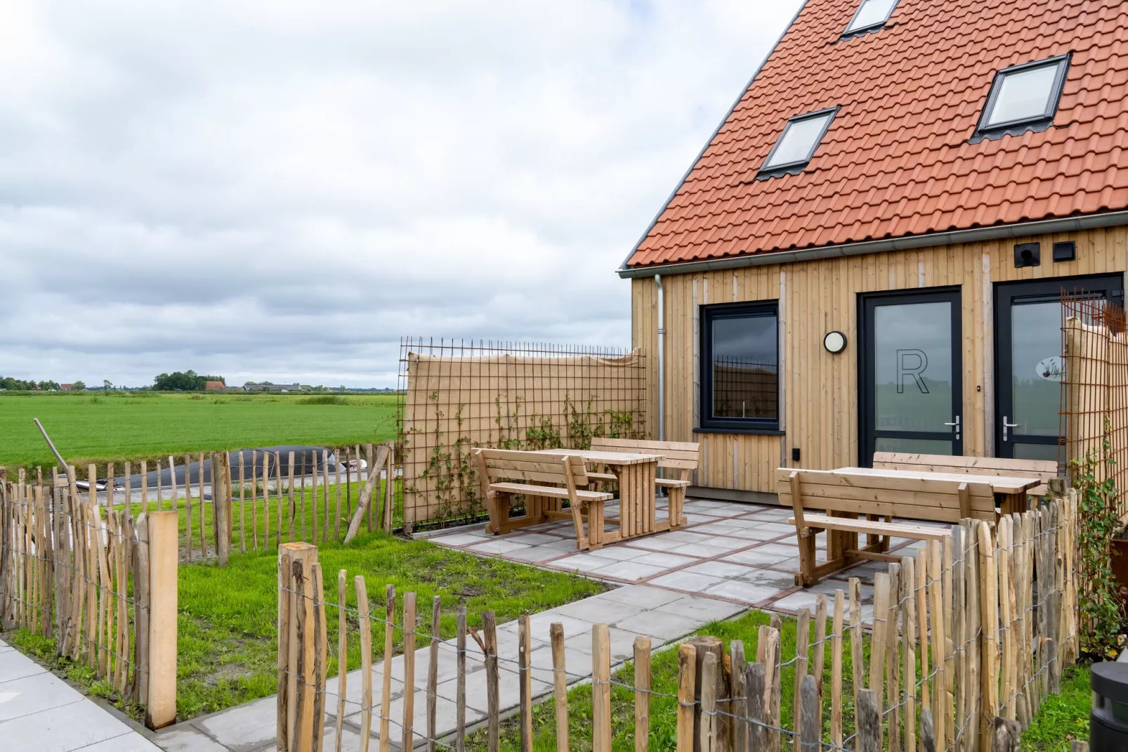 Friese Villa 7 in Leons-Gardens summer
