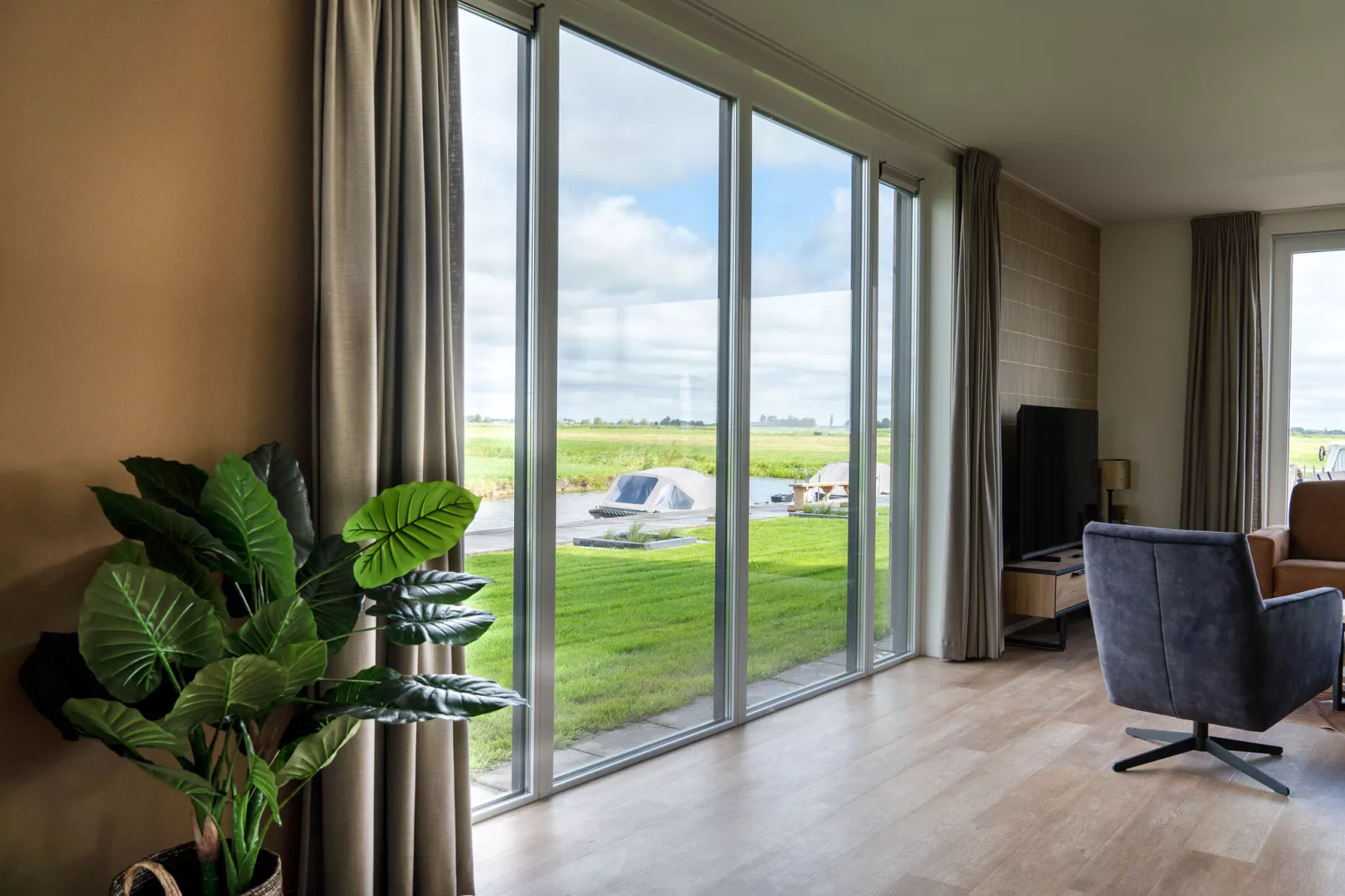 Friese Villa 8 in Leons-Living room