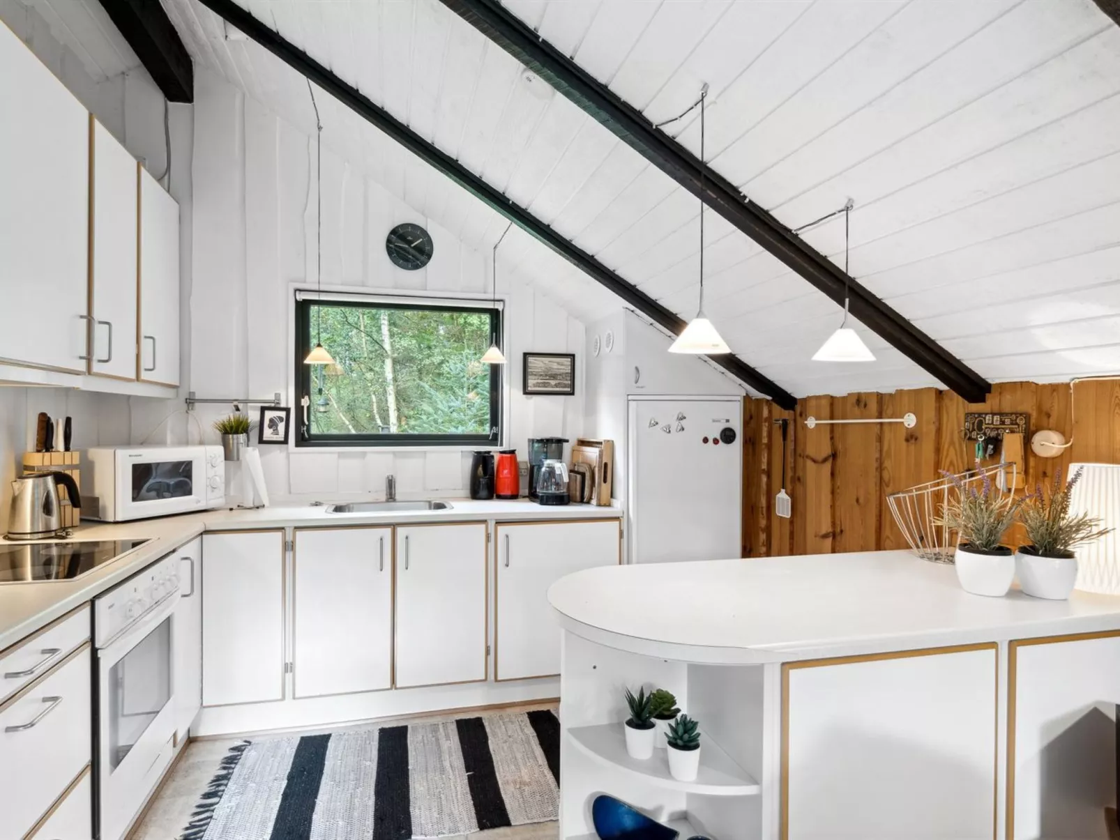 "Tjure" - 900m from the sea-Inside