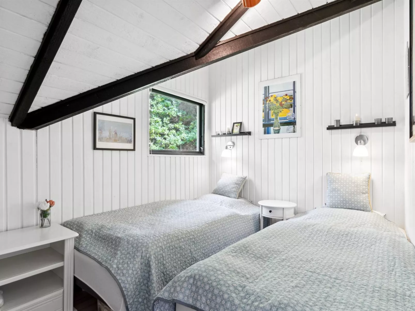 "Tjure" - 900m from the sea-Inside