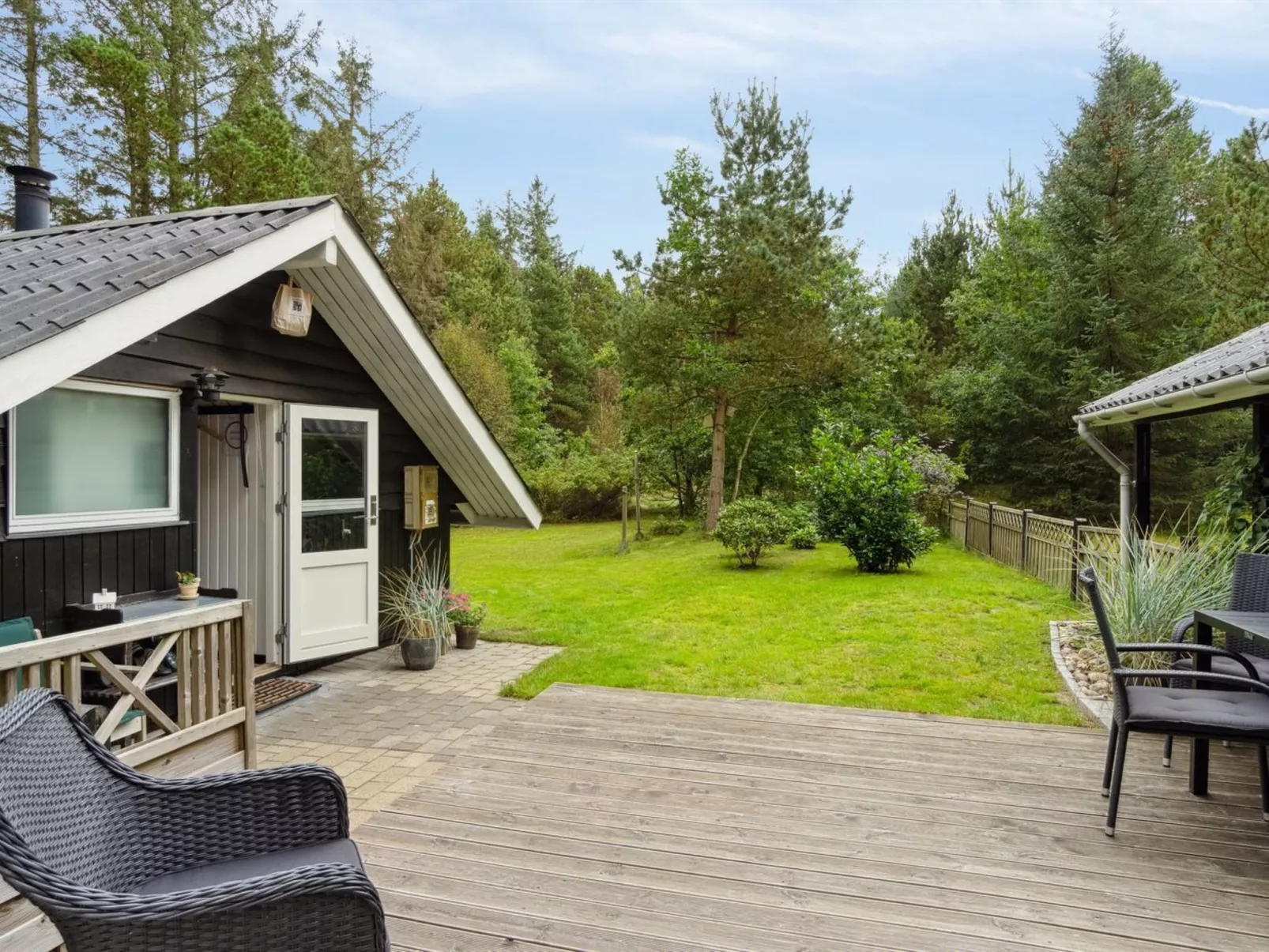 "Tjure" - 900m from the sea-Outside