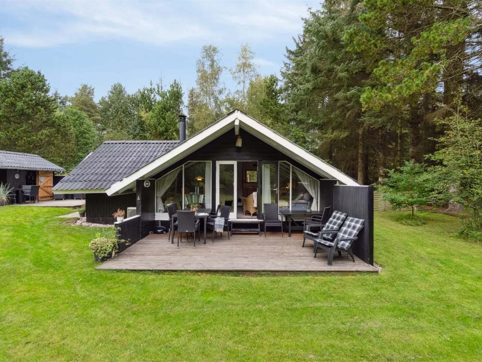 "Tjure" - 900m from the sea-Outside