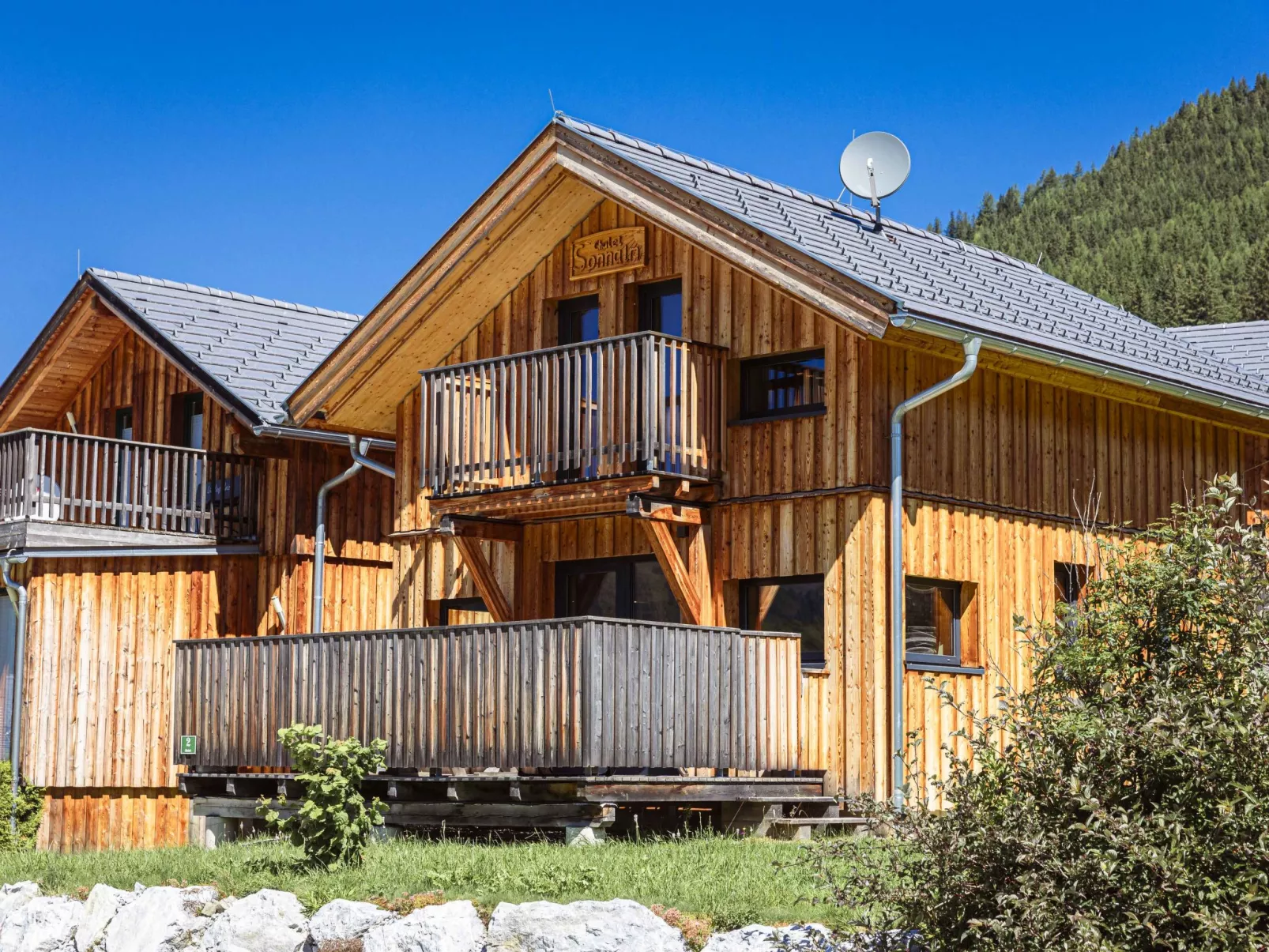 Superior #2 mit IR-Sauna & Sprudelbad-Outside