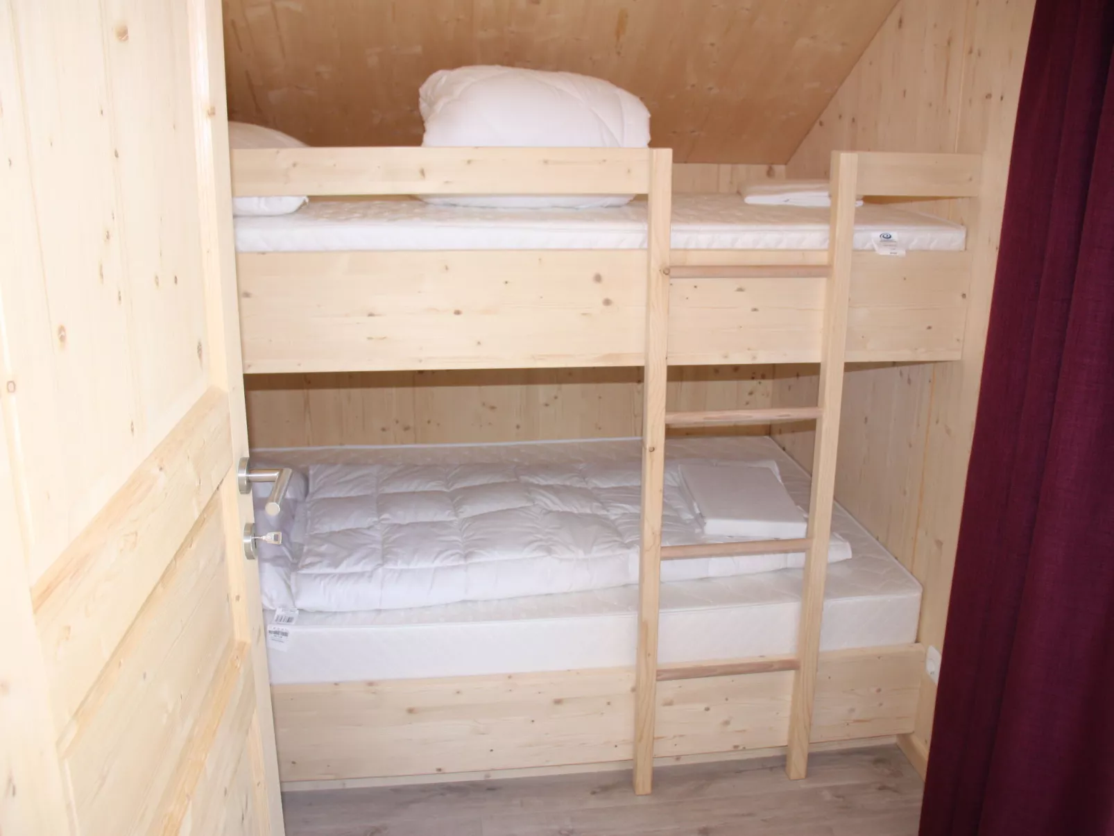 Superior #61 IR-Sauna-Inside