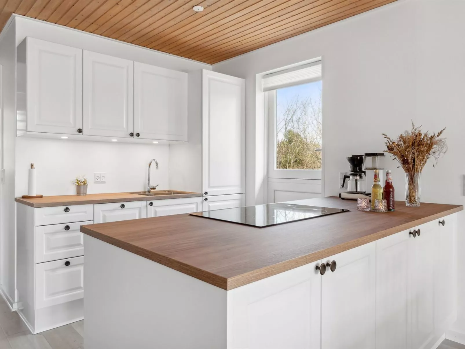 "Peadda" - 150m from the sea-Inside
