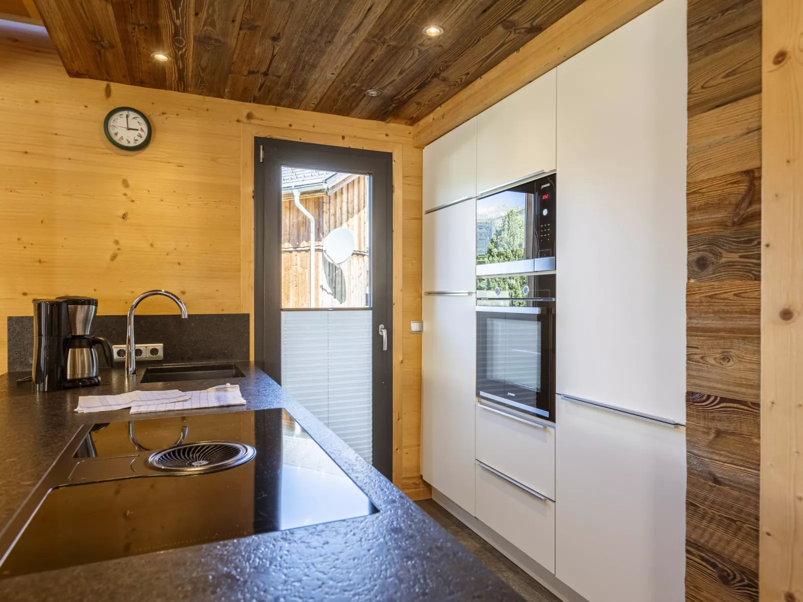 Premium #7 mit IR-Sauna&Sprudelbad-Inside