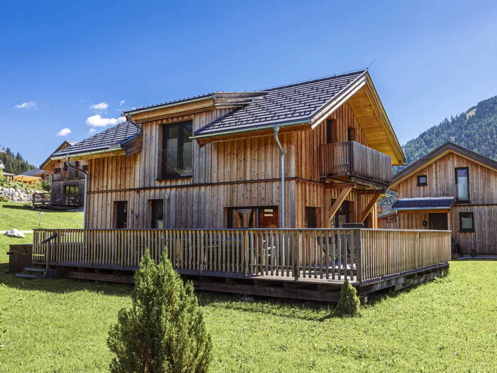 Premium #7 mit IR-Sauna&Sprudelbad-Outside
