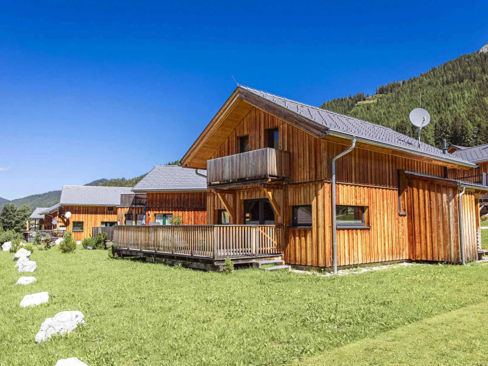 Premium #7 mit IR-Sauna&Sprudelbad-Outside