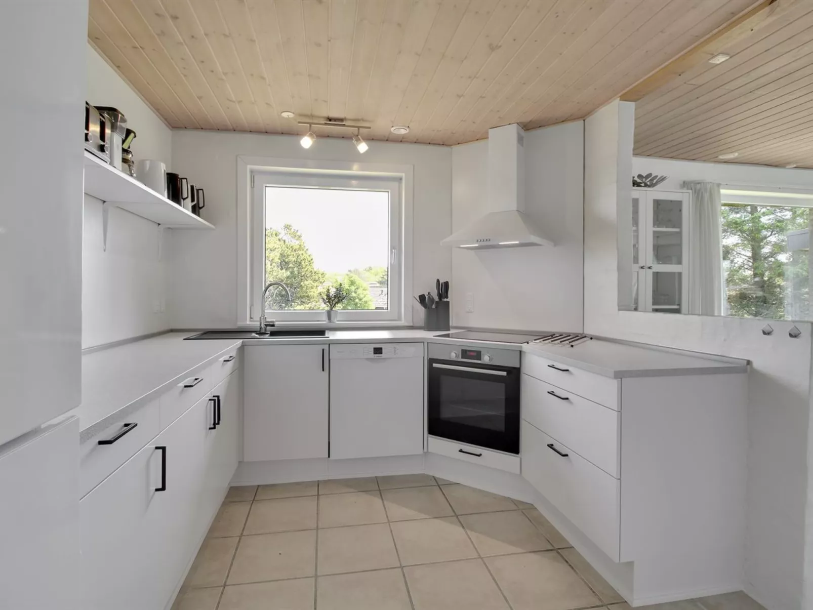 "Irlin" - 800m from the sea-Inside