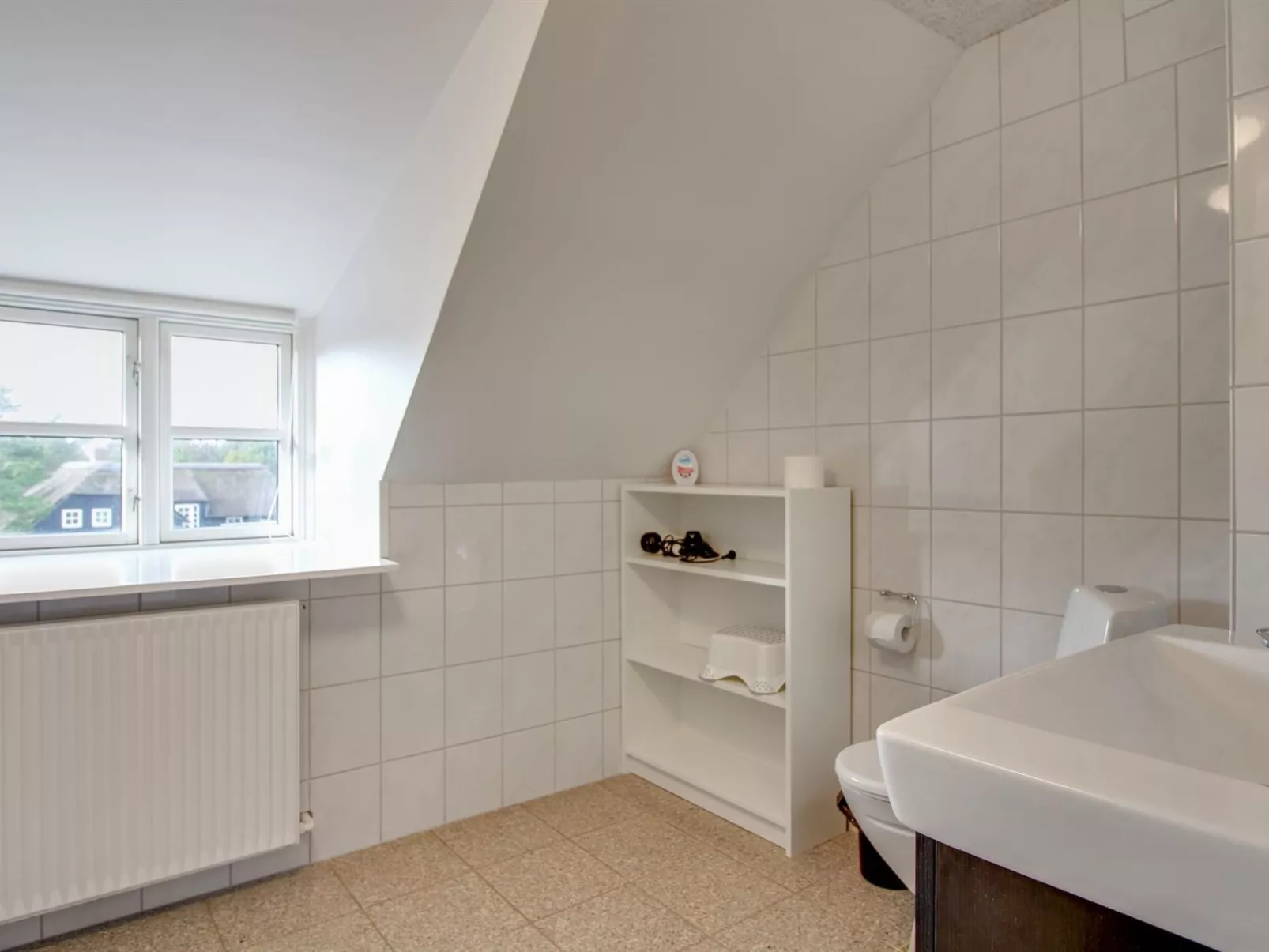 "Irlin" - 800m from the sea-Inside