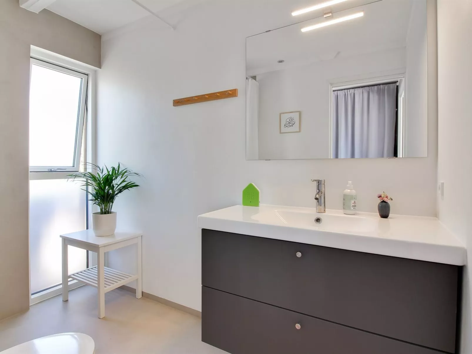 "Hoat" - 300m from the sea-Inside