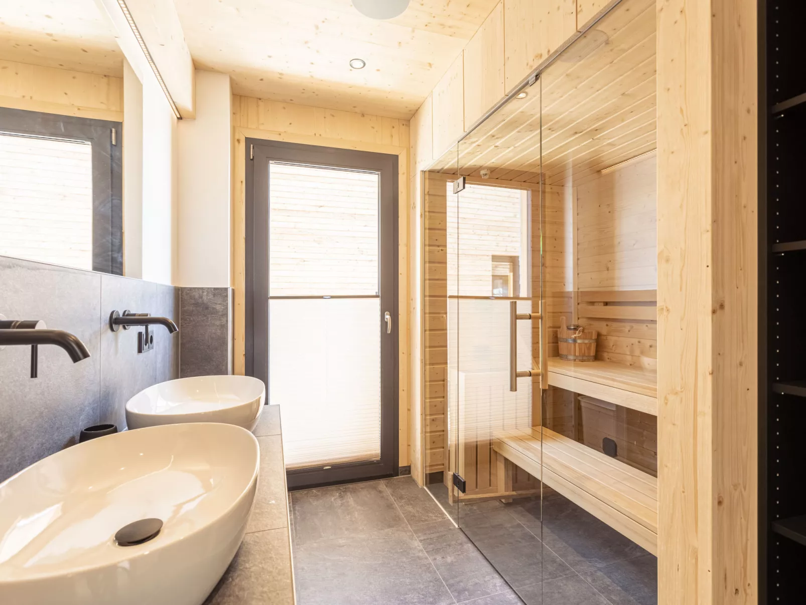 #7a mit Sauna & Pool-Inside