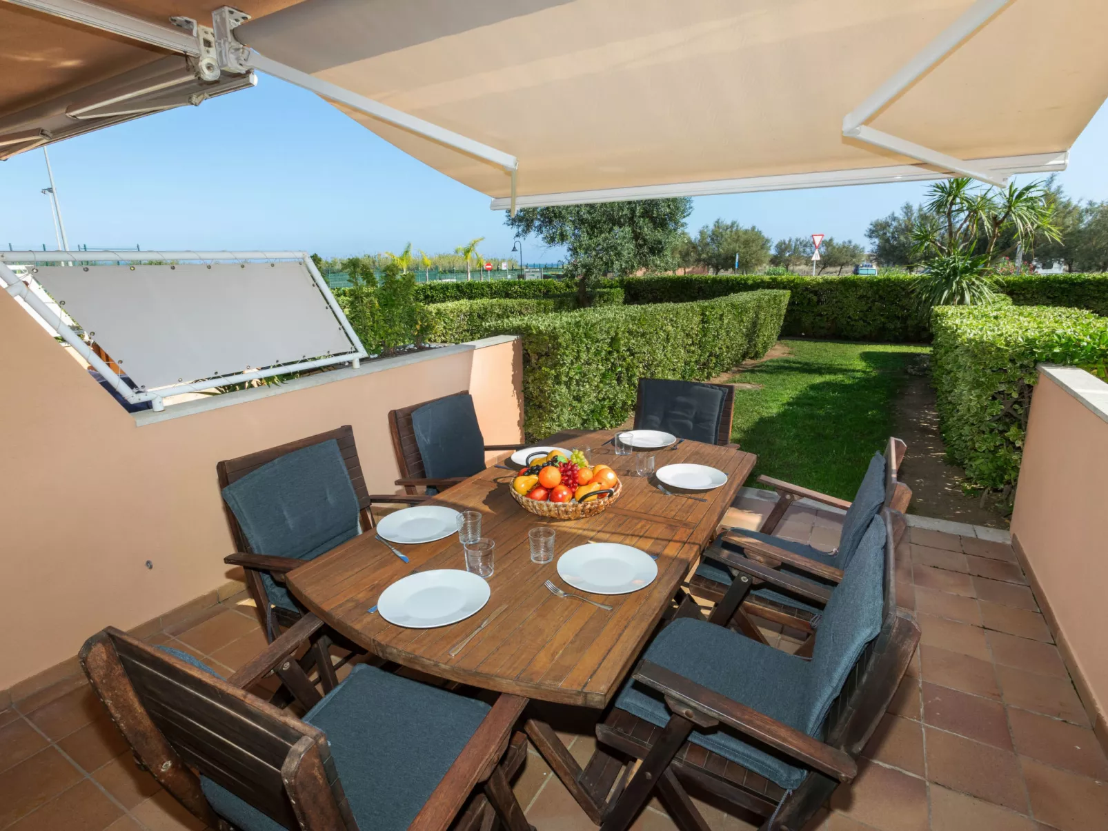 Port Pals with garden terrace-Outside