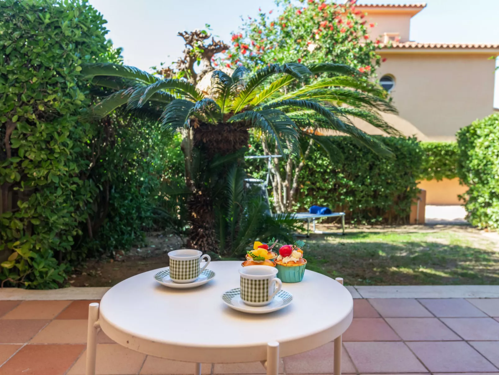 Port Pals with garden terrace-Outside