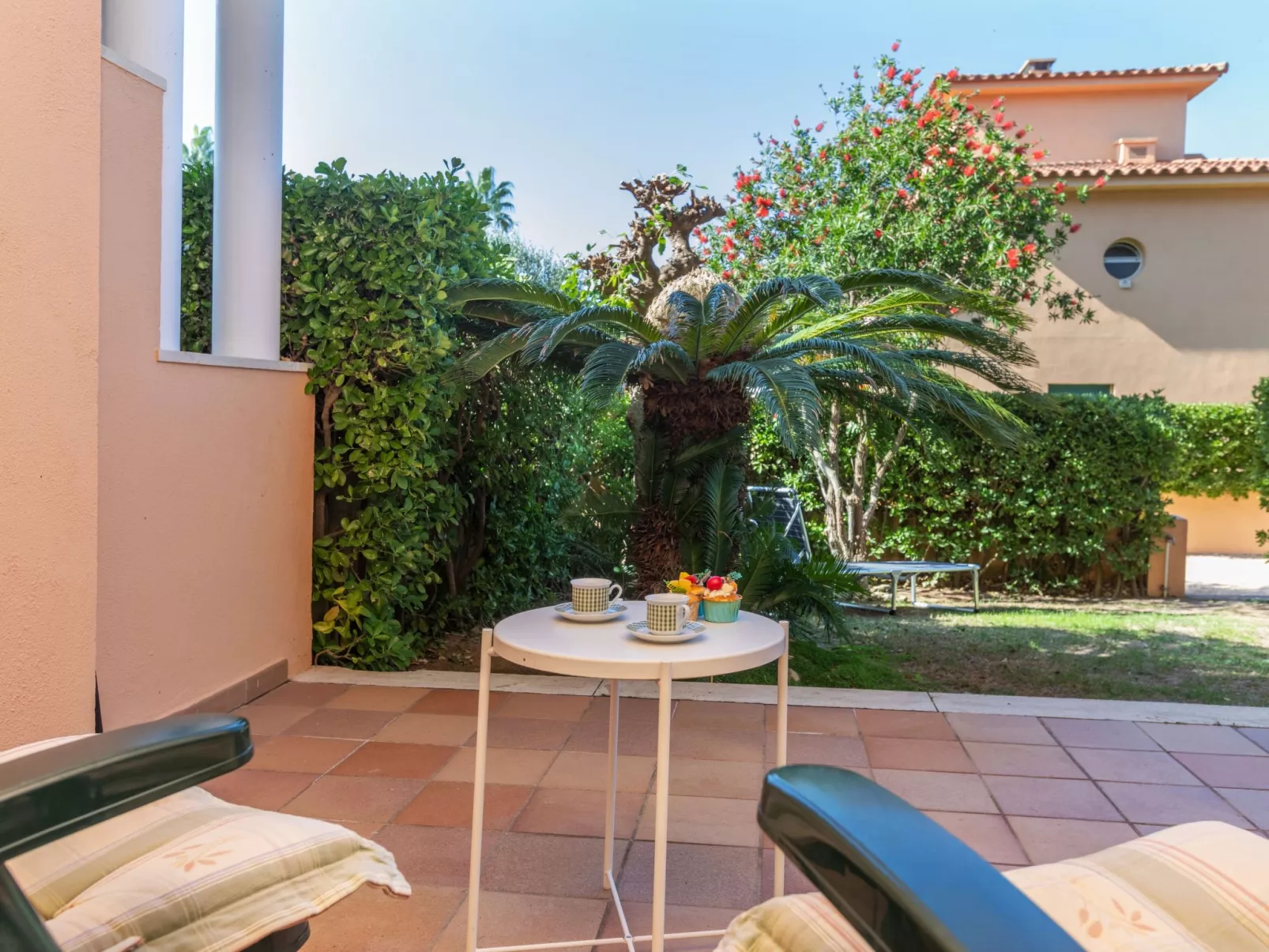 Port Pals with garden terrace-Outside