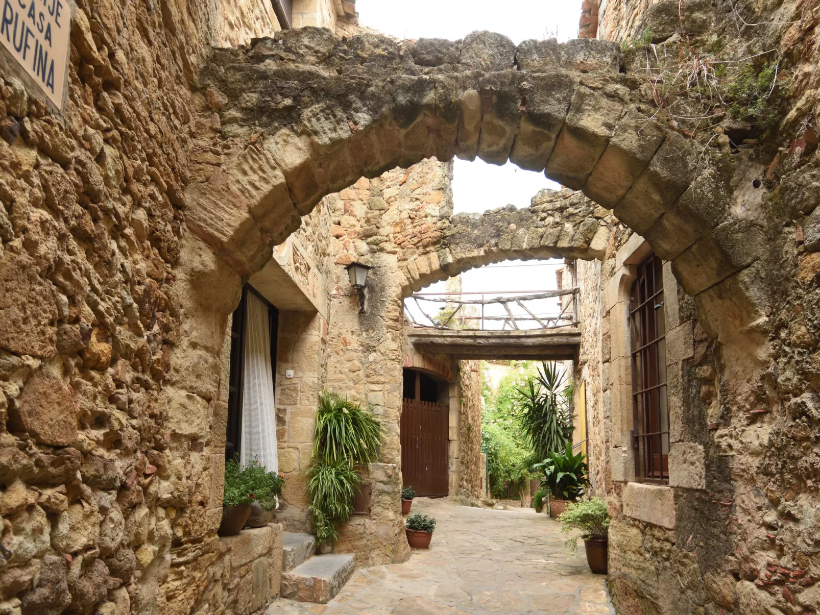 Port Pals with garden terrace-Area