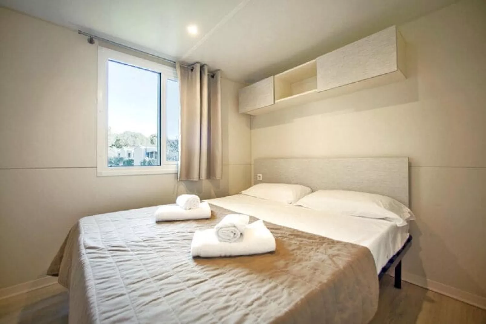 Mobile Homes The Garda Village, Sirmione-Maxi Caravan-Bedroom