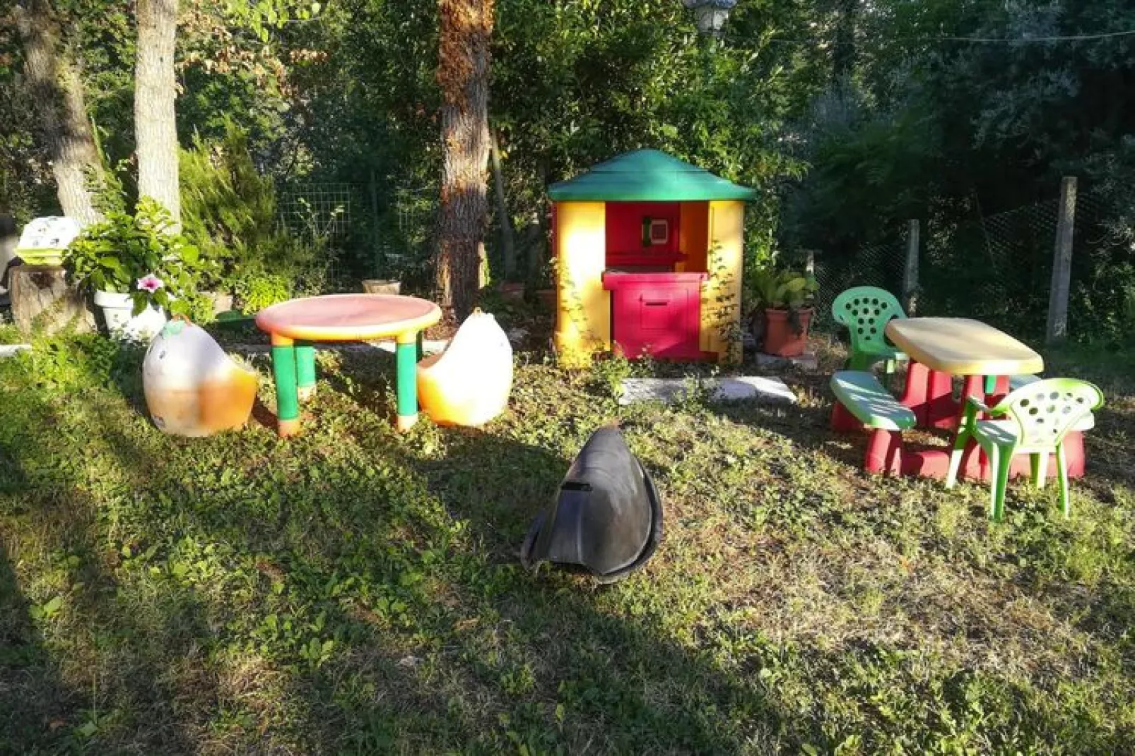 Holiday home dei Pavoni Montemaggiore con Piscina privata-Gardens summer