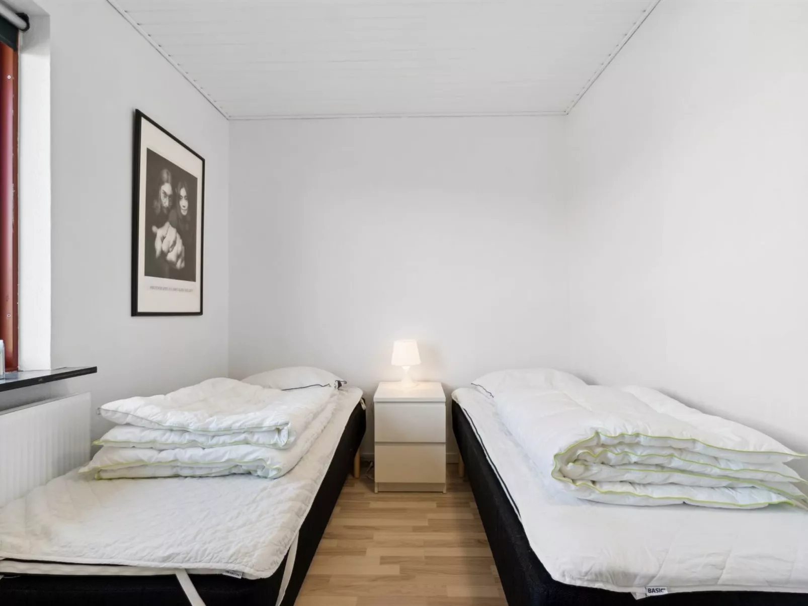 "Ingward" - 750m from the sea-Inside