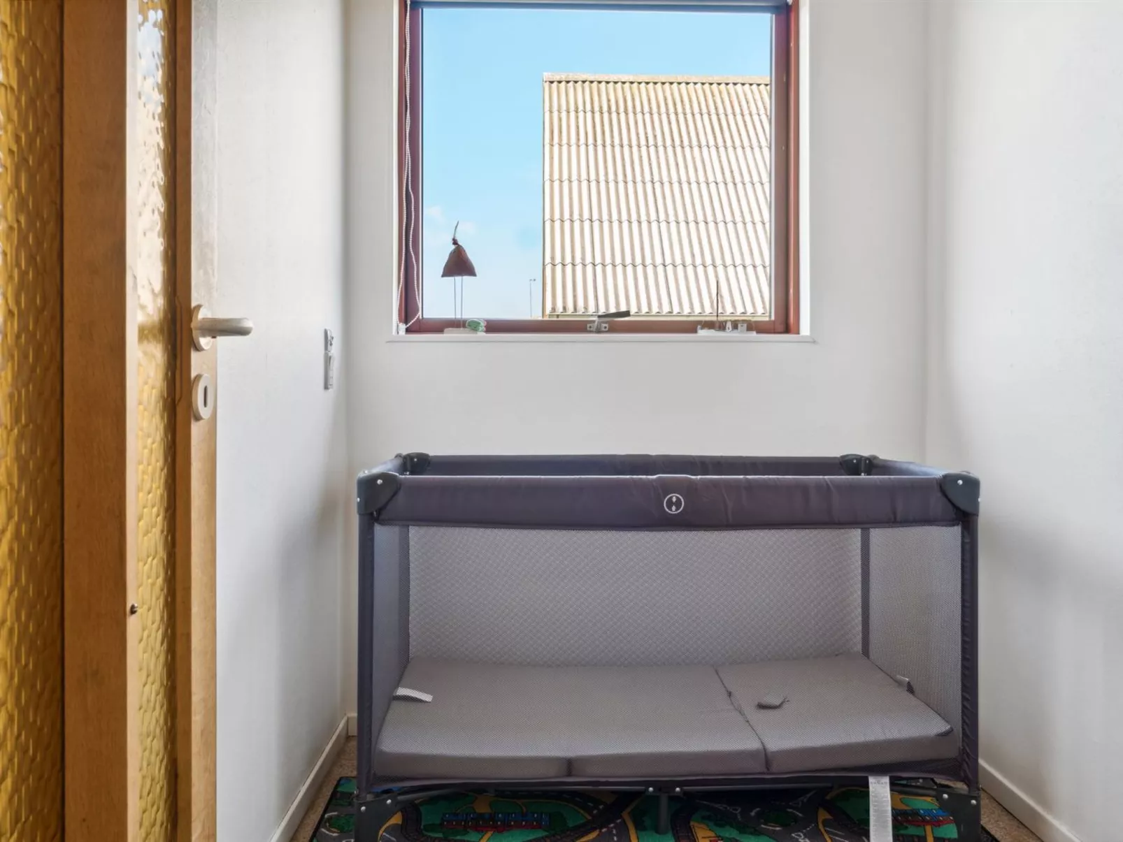 "Ingward" - 750m from the sea-Inside