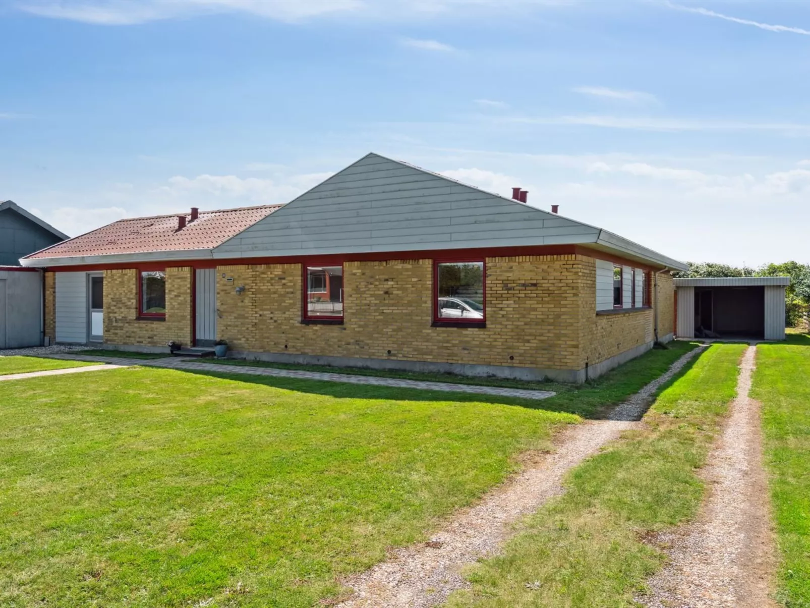"Ingward" - 750m from the sea-Outside