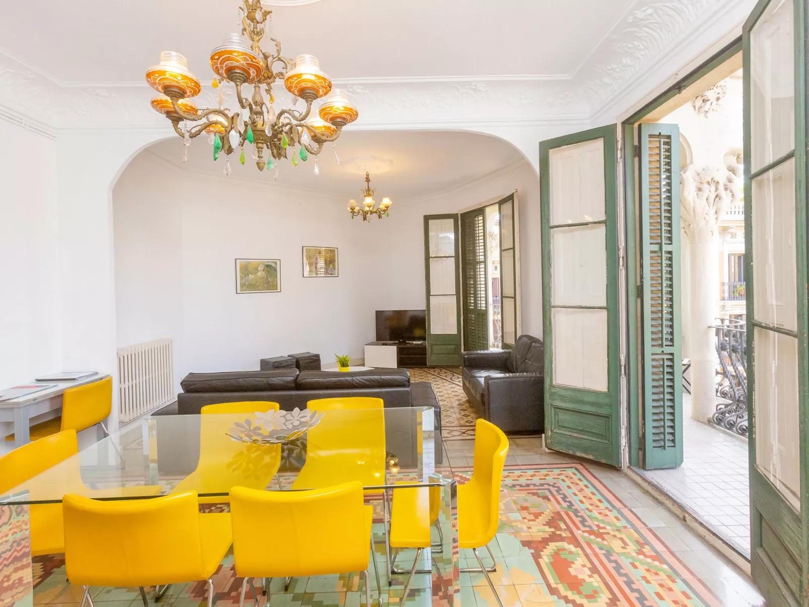 Eix.Dret:Roger de LLuria/Valencia-Inside