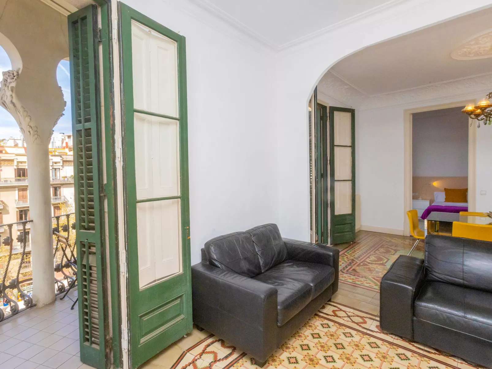 Eix.Dret:Roger de LLuria/Valencia-Inside