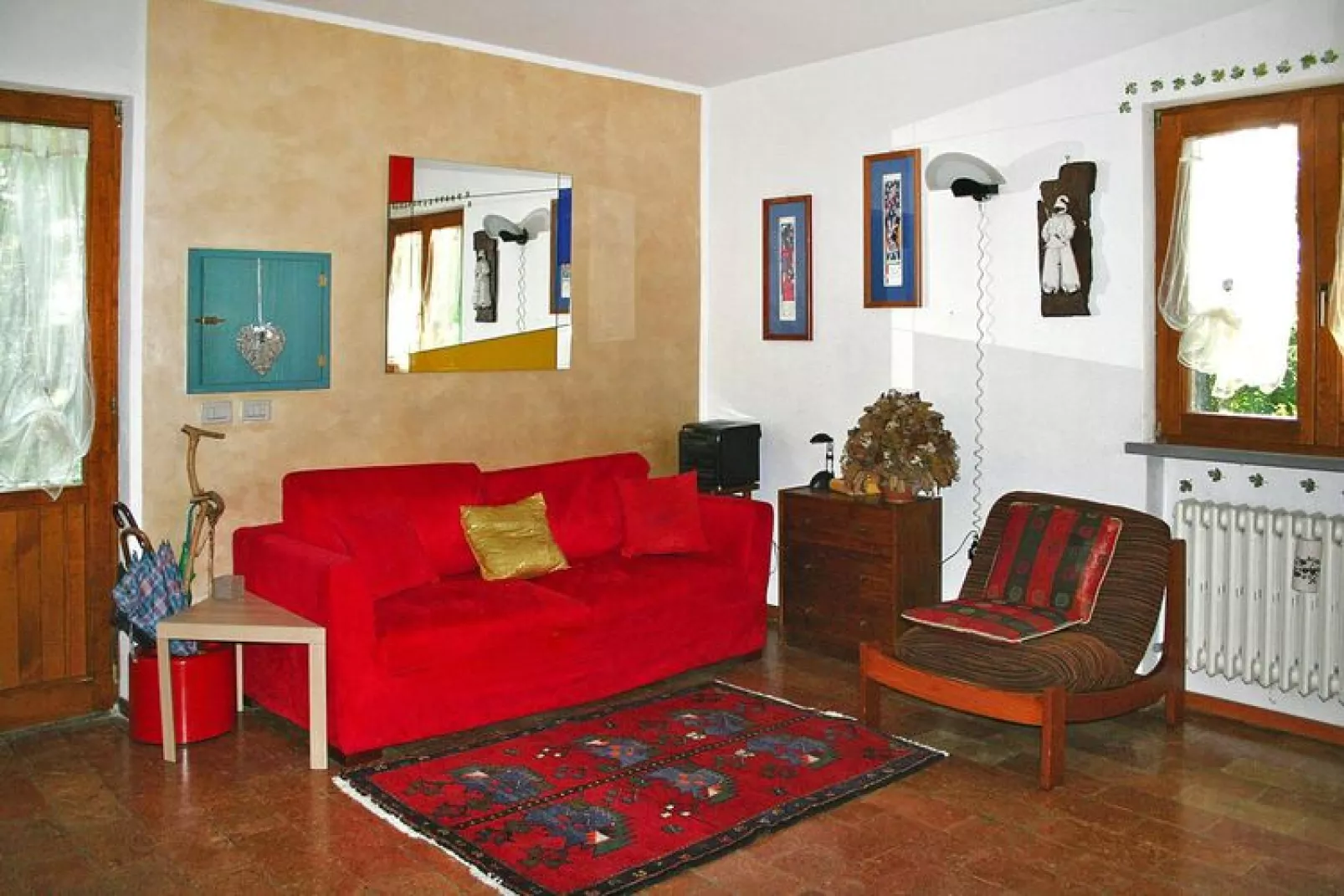 Holiday home dei Pavoni Montemaggiore con Piscina privata-Living room