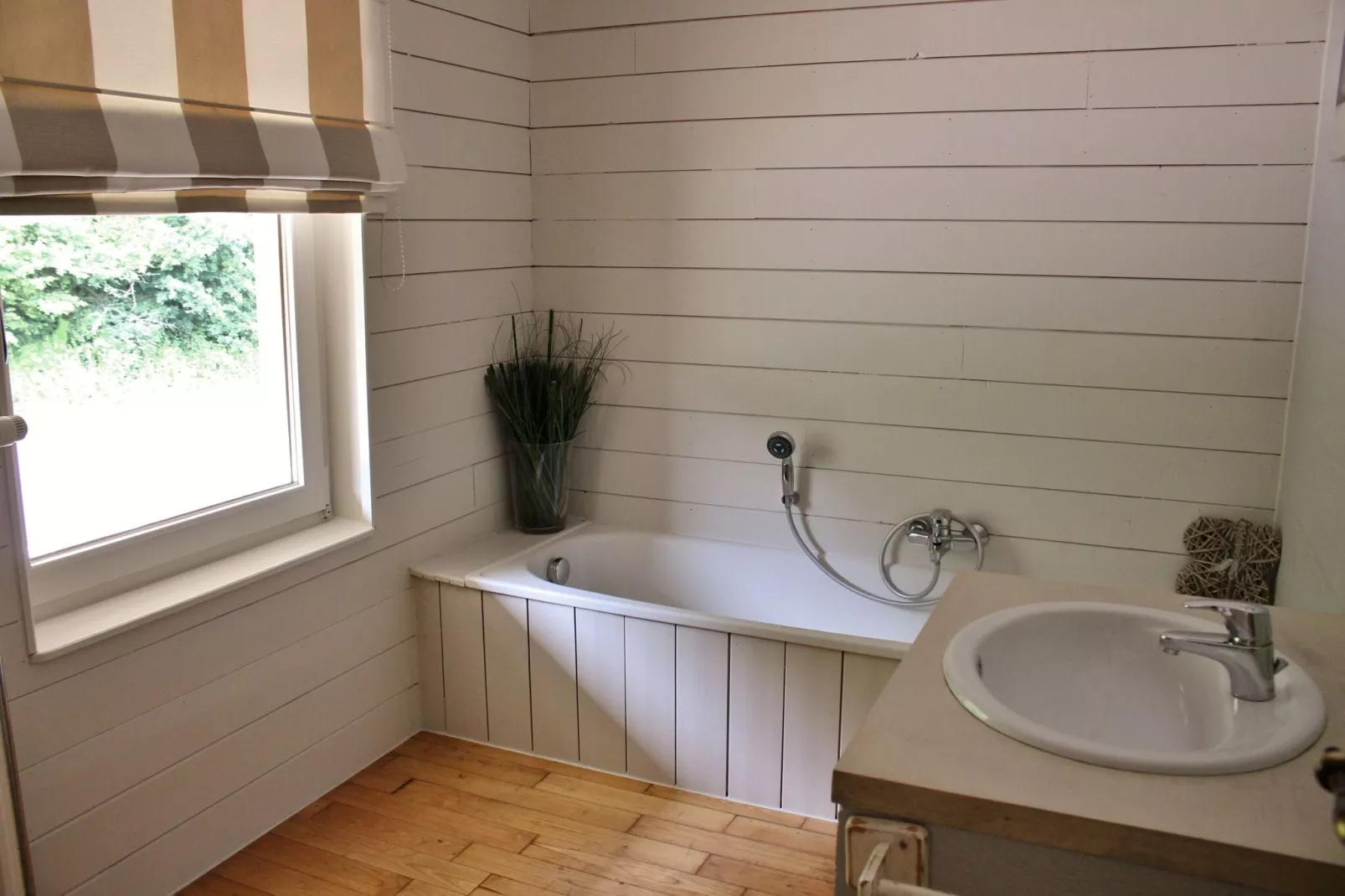 Vincent-Bathroom