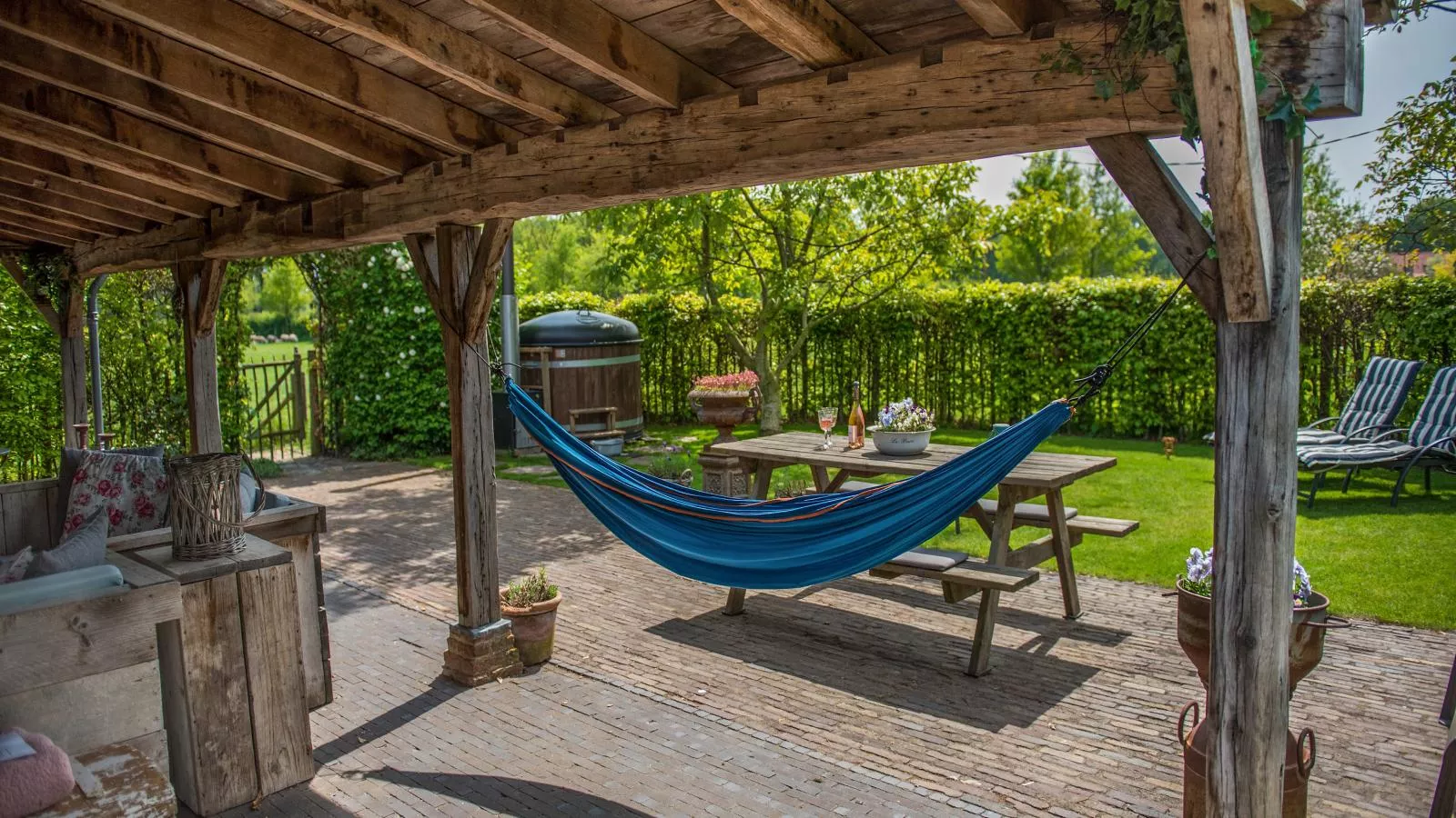 Meidoornhoeve-Terrace balcony