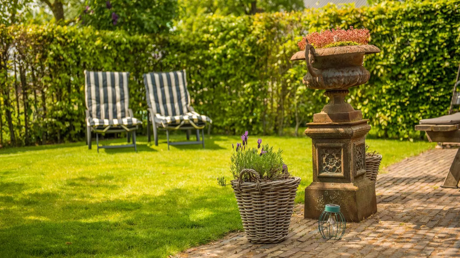 Meidoornhoeve-Gardens summer