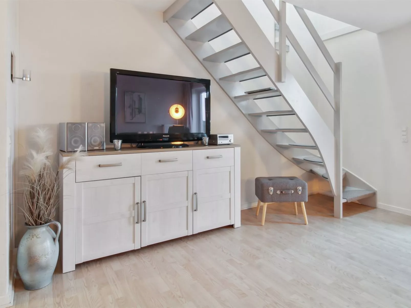"Aappo" - 2.3km from the sea-Inside