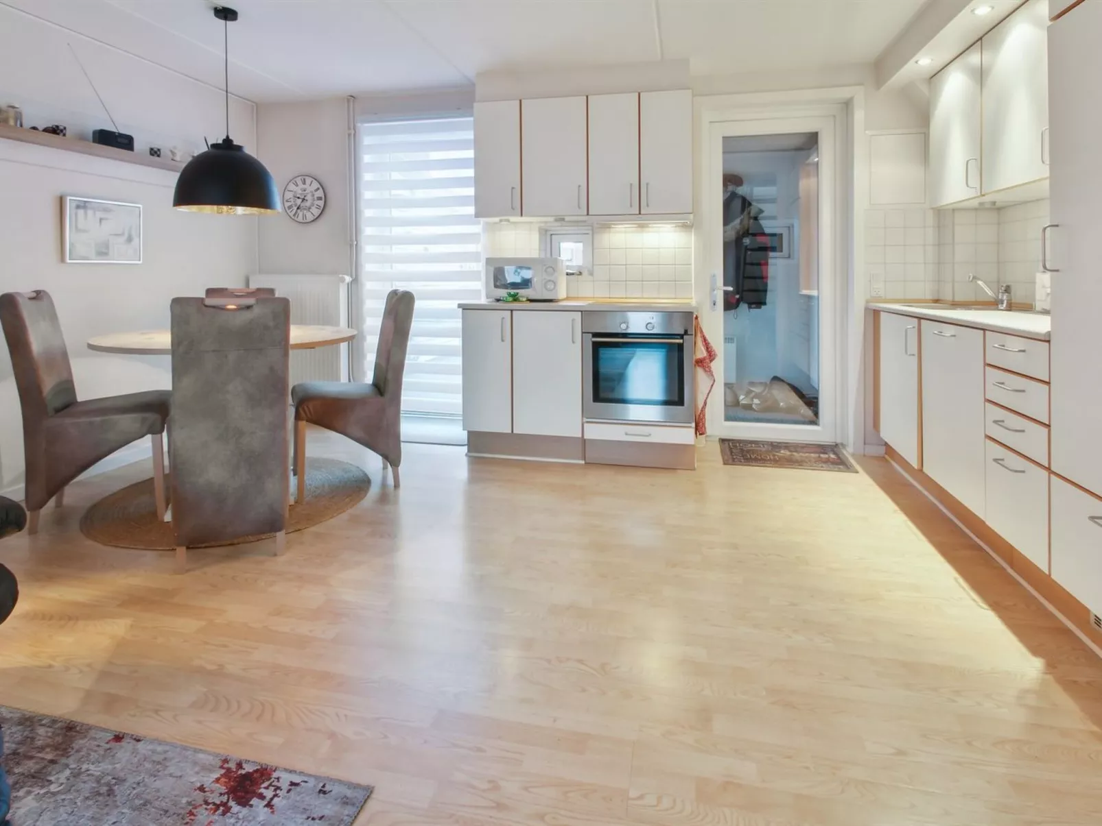 "Aappo" - 2.3km from the sea-Inside