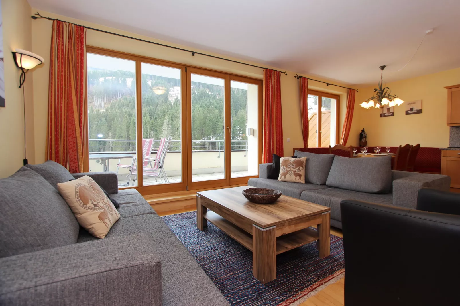 Chalet Apartment Mittenwald Top 1-Living room