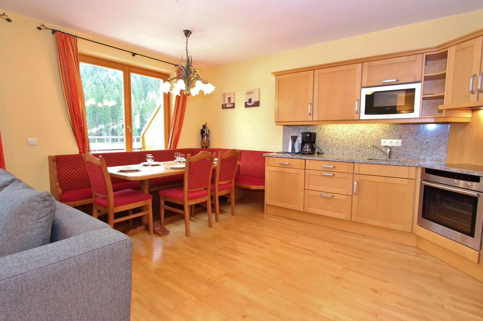 Chalet Apartment Mittenwald Top 1-Living room