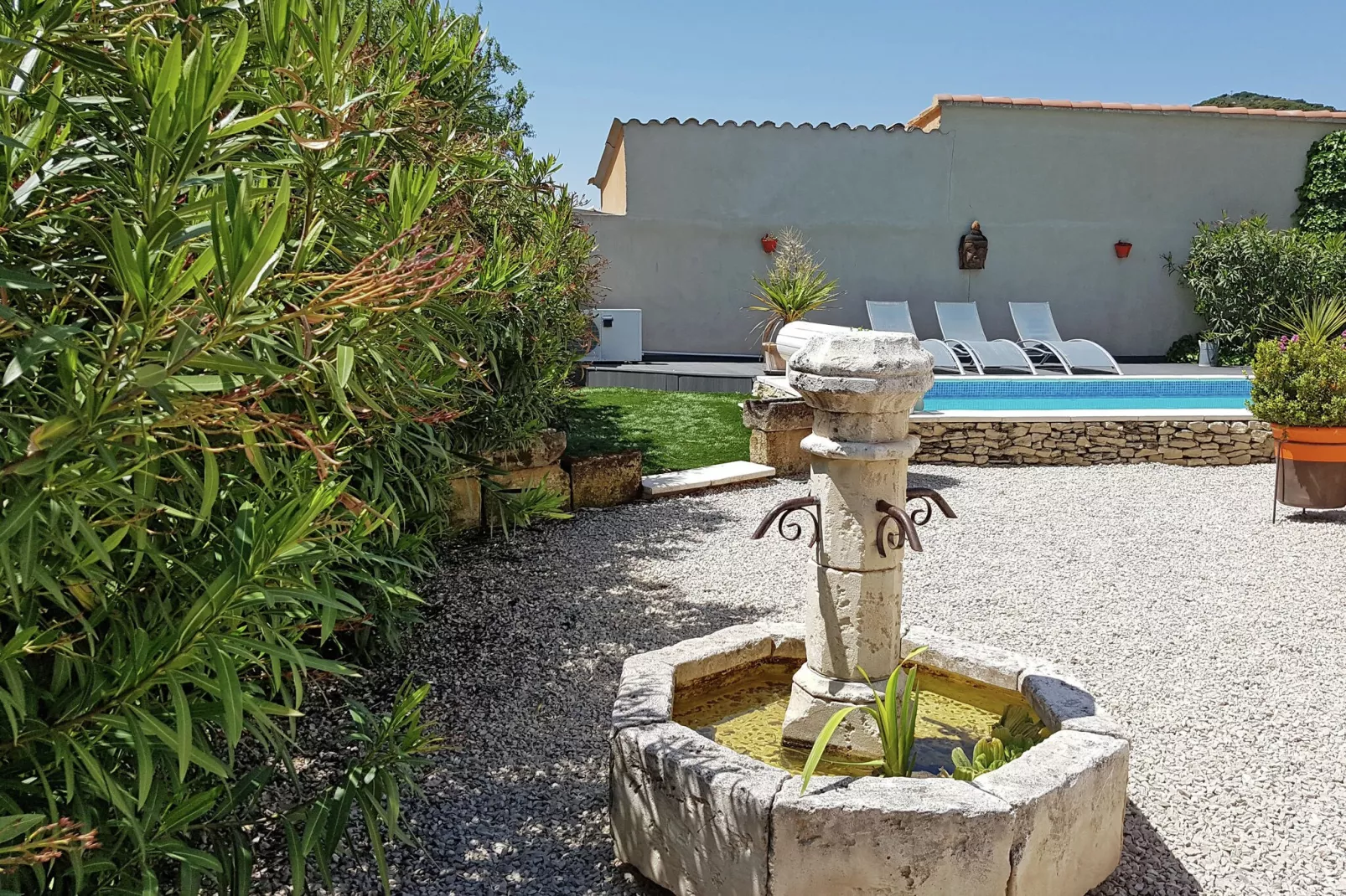 Villa Ollie-Gardens summer