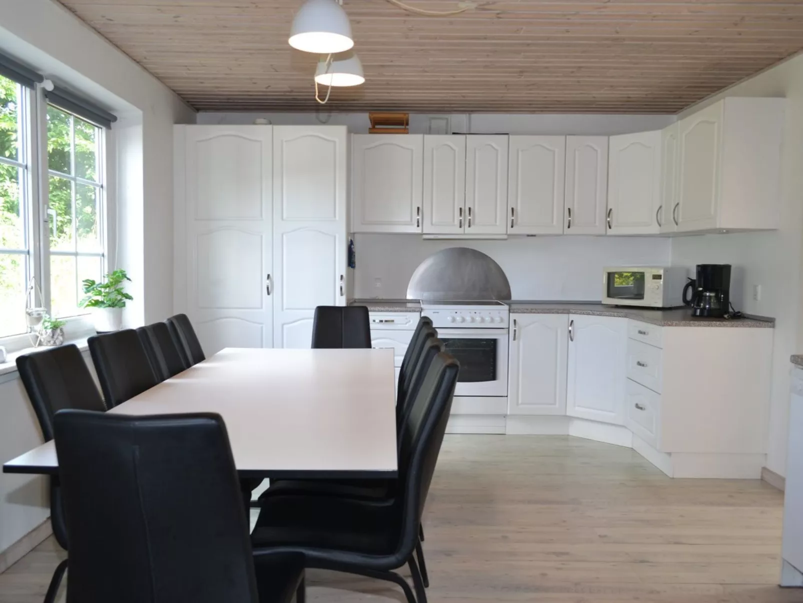 "Rea" - 5km from the sea-Inside