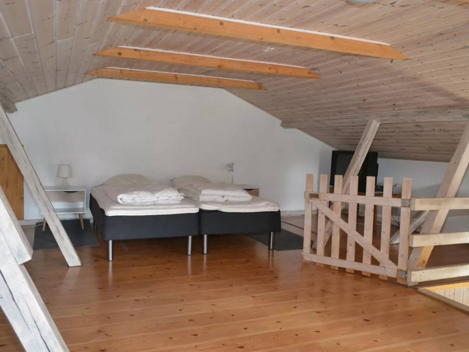 "Rea" - 5km from the sea-Inside